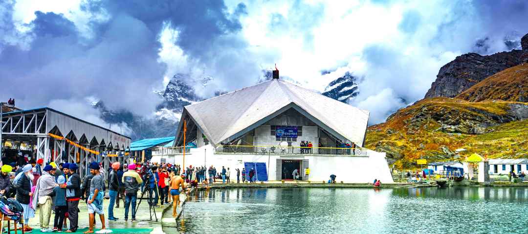 Gurudwara Shri Hemkund Sahib (04N-05D)